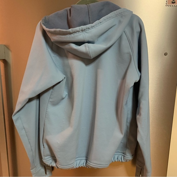 Patagonia jacket 2 hidden zipped pockets. - Picture 6 of 10